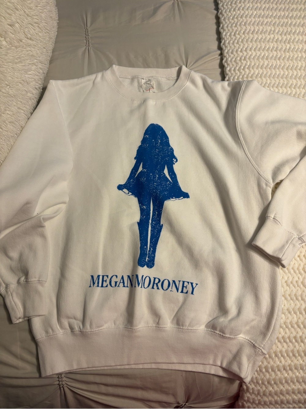 MEGAN MORONEY White Crewneck Sweatshirt with Blue Graphic